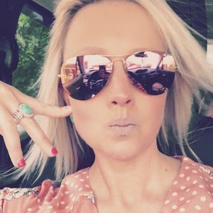 Meet your Posher, Tiffany